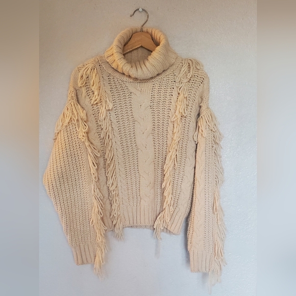 Forever 21 Beige Fringe Chunky Cable Knit Turtleneck Sweater Size Medium - Picture 3 of 8